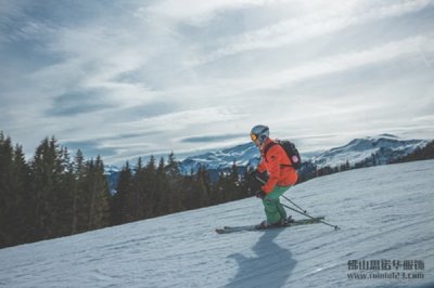 來看啦喂！教你如何選購滑雪服